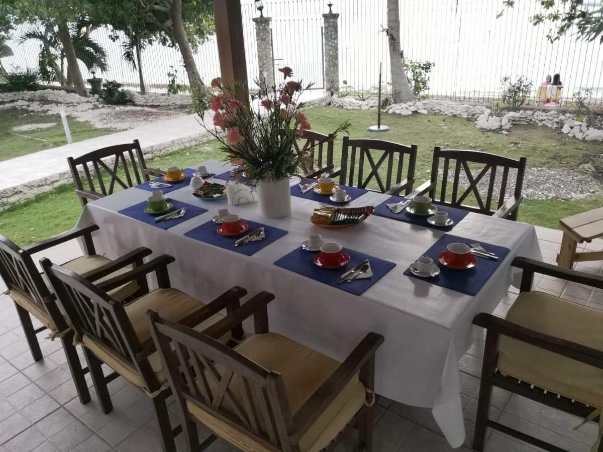 Ancelle Cristo Re Bed & Breakfast Moalboal Bagian luar foto