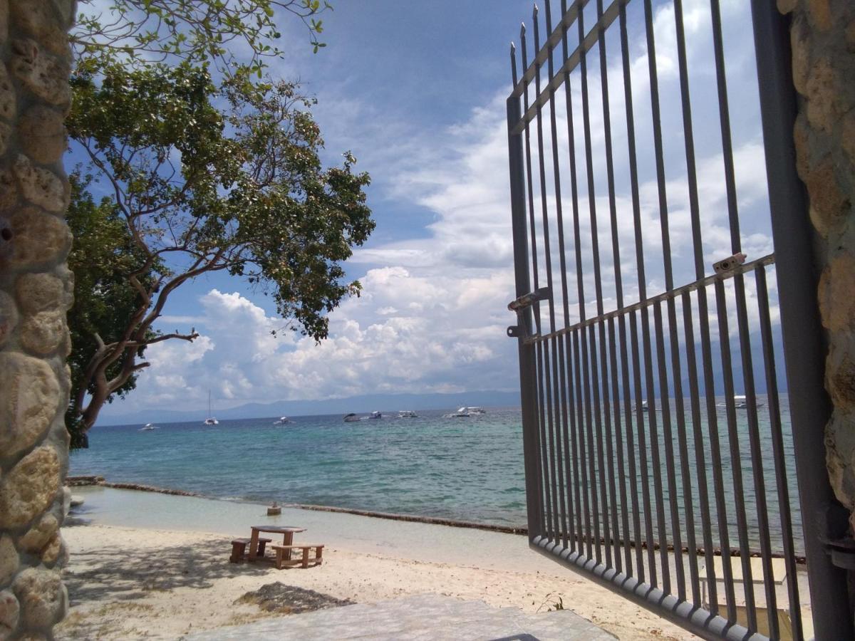 Ancelle Cristo Re Bed & Breakfast Moalboal Bagian luar foto
